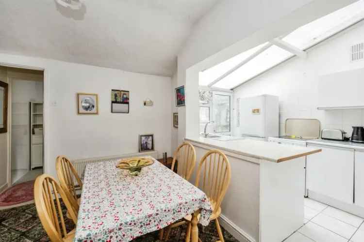 3 bedroom end of terrace house