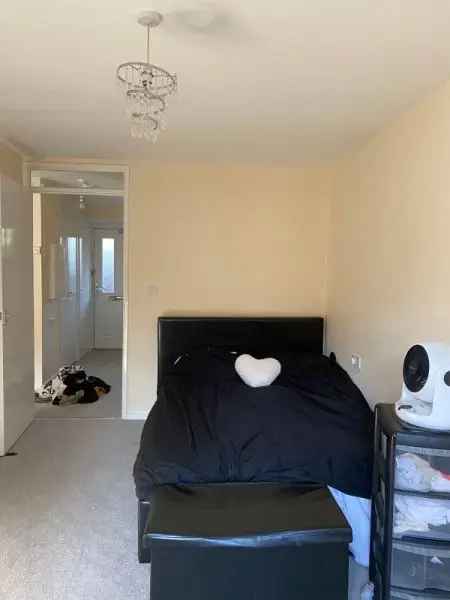 Flat For Rent in Dacorum, England