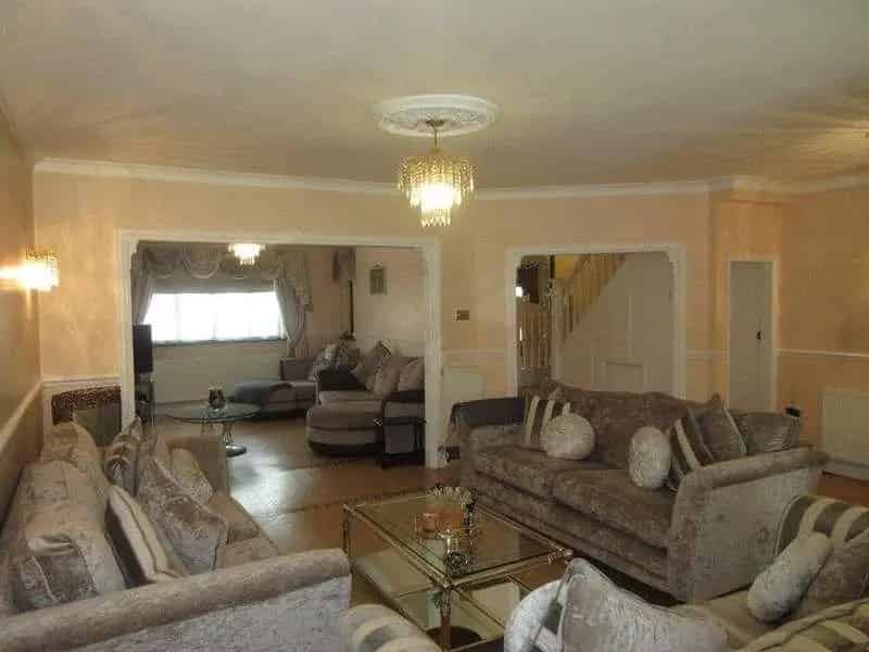 5 Bed Detached House for Sale Near Heathrow