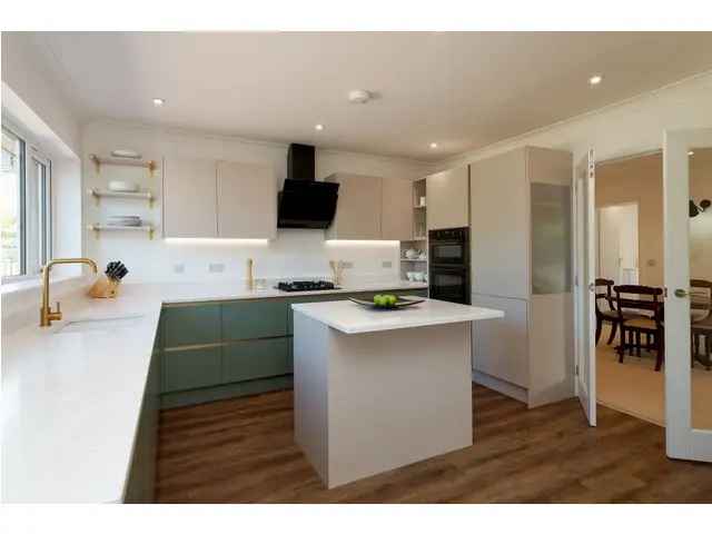 2 Bedroom Detached House for Sale