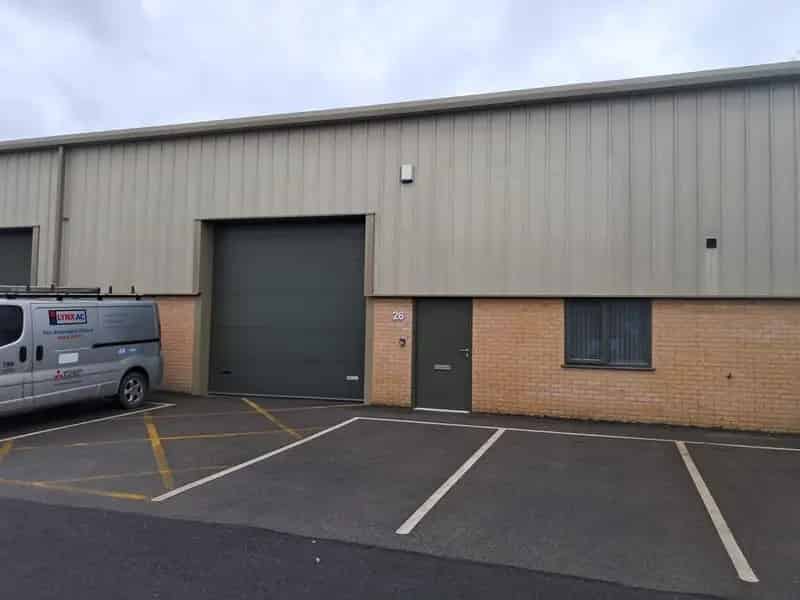 2018 Industrial Unit 5400mm Clear Height 5 Parking Spaces