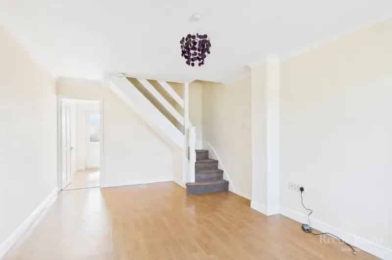 2 Bedroom Mid Terrace House Norwich NR12