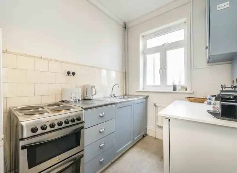One Bedroom Apartment near Jubilee Line West Hampstead