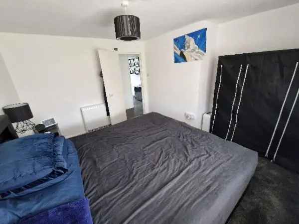 Flat For Rent in Camelford, England