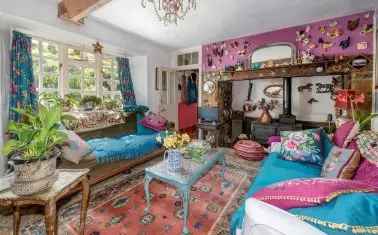 Substantial Detached Farmhouse with Six Bedrooms and Outbuildings