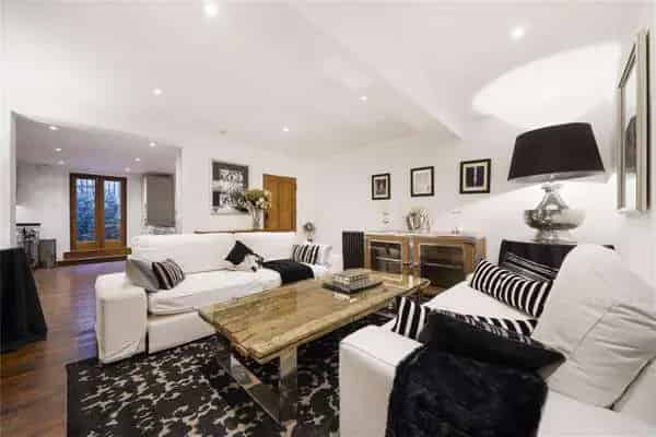 Stunning House with Self Contained Studio and Private Garden