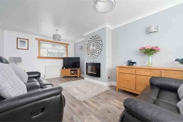 2 Bed End Terraced House with Garden - Move In Condition