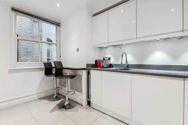 Flat for sale in Cadogan Court, Draycott Avenue, London SW3