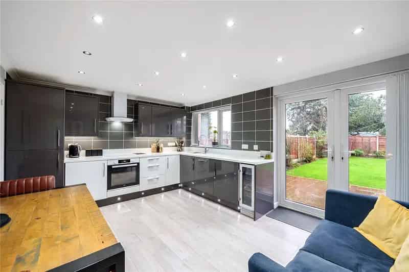 Three Bedroom Detached House Rothwell