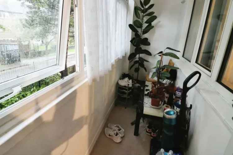 1 Bedroom Flat for Sale London E17 - Chain Free