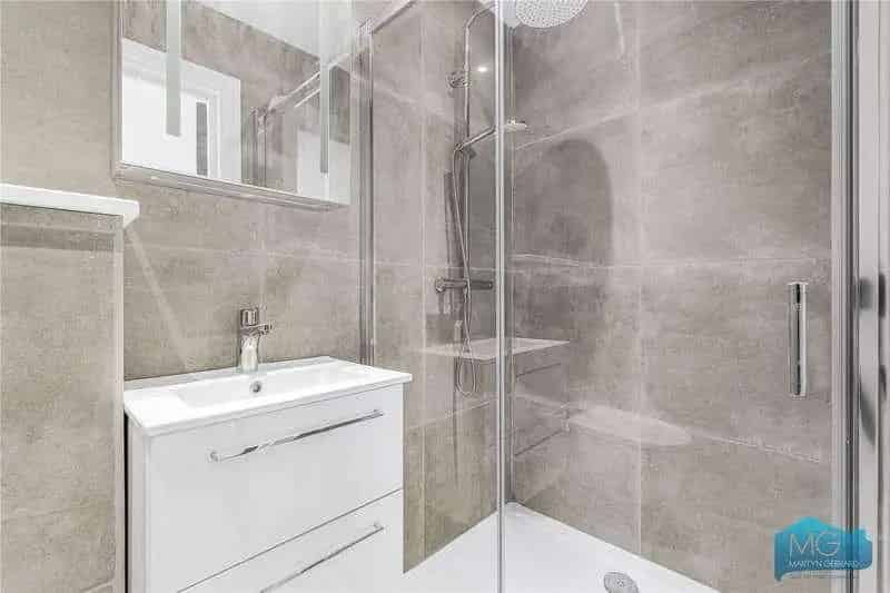 3 Bed Flat for Sale Near Bethune Park