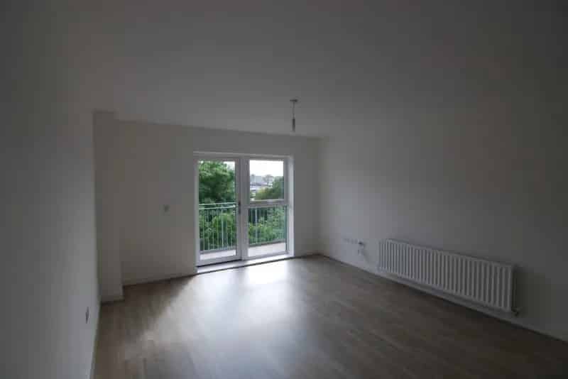 2 Bedroom Flat To Rent Available July 14 2025