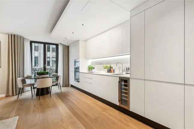 2-Bedroom Apartment Great Portland Street London W1W