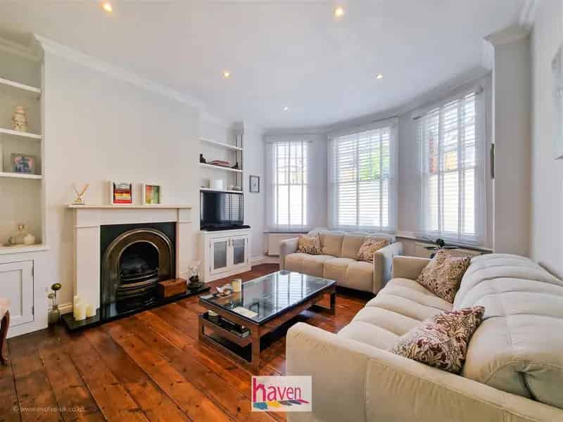 2 Bedroom Maisonette House to Rent East End Road N2