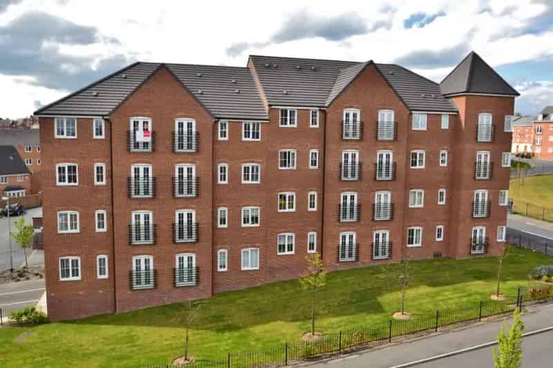 2 Bedroom Flat House to Rent Leeds Garage Parking