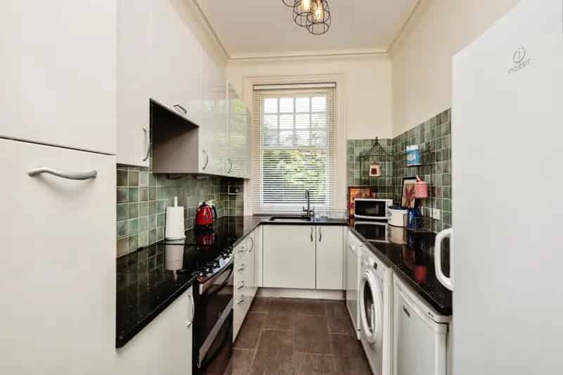 Two Bedroom Apartment Meads Refurbished Sash Windows Allocated Parking