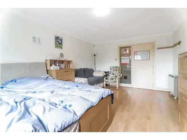 2 bedroom flat  for sale