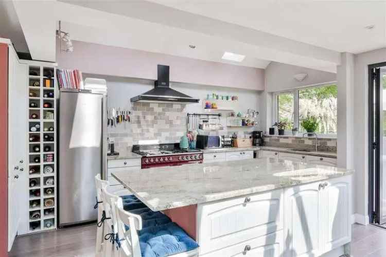 4 bed house for sale
