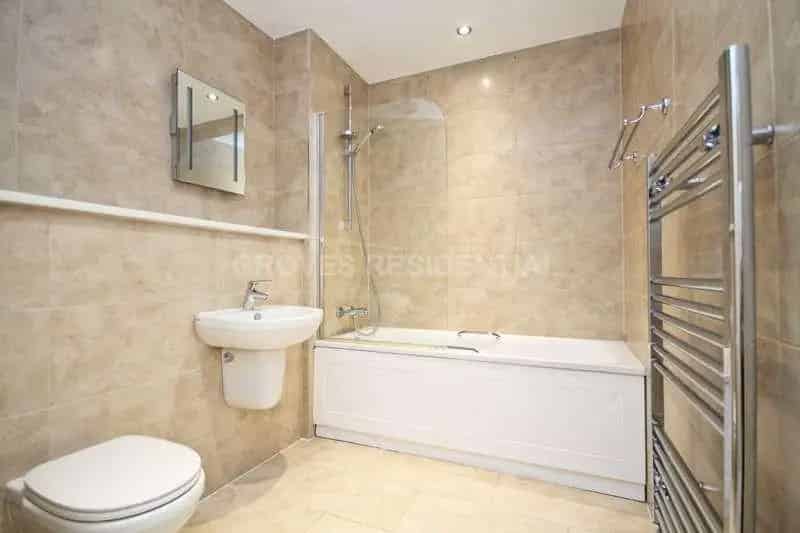 1 Bed Flat for Sale near New Malden High Street