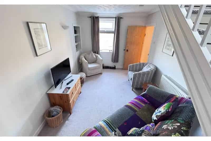 1 Bed Detached Cottage - Spacious & Light Accommodation