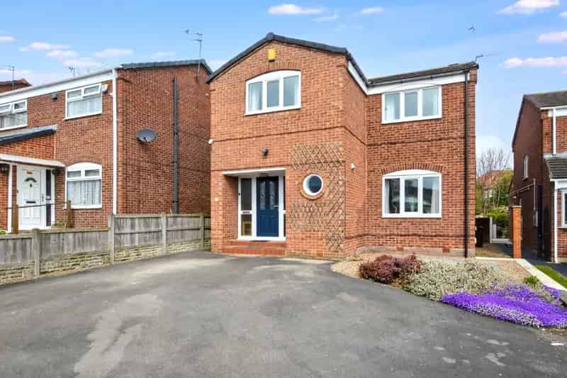 House For Sale , 25, Barnstone Vale, Wakefield, England