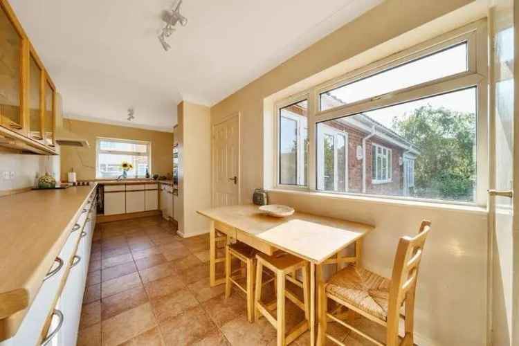 3 Bed Bungalow For Sale in Thame - No Onward Chain