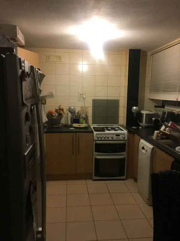 Flat in Battersea near Clapham Junction Station