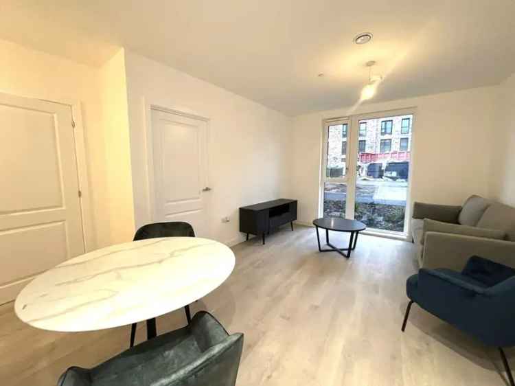 2 Bedroom Flat Furnished or Unfurnished Gym Available Now