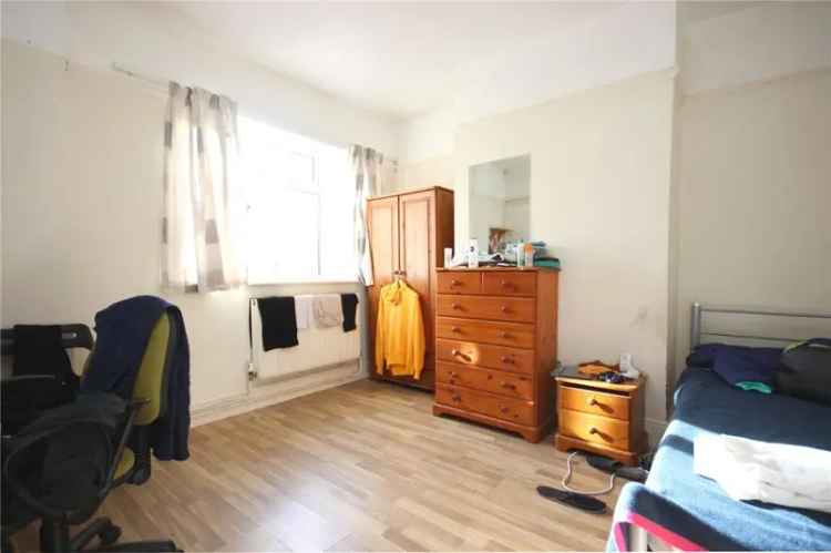 5 Bedroom Semi Detached Student House Near Gloucester Road
