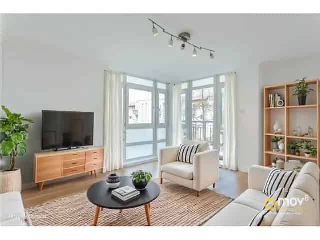 2 Bedroom Flat for Sale in Edinburghs Brunswick Area