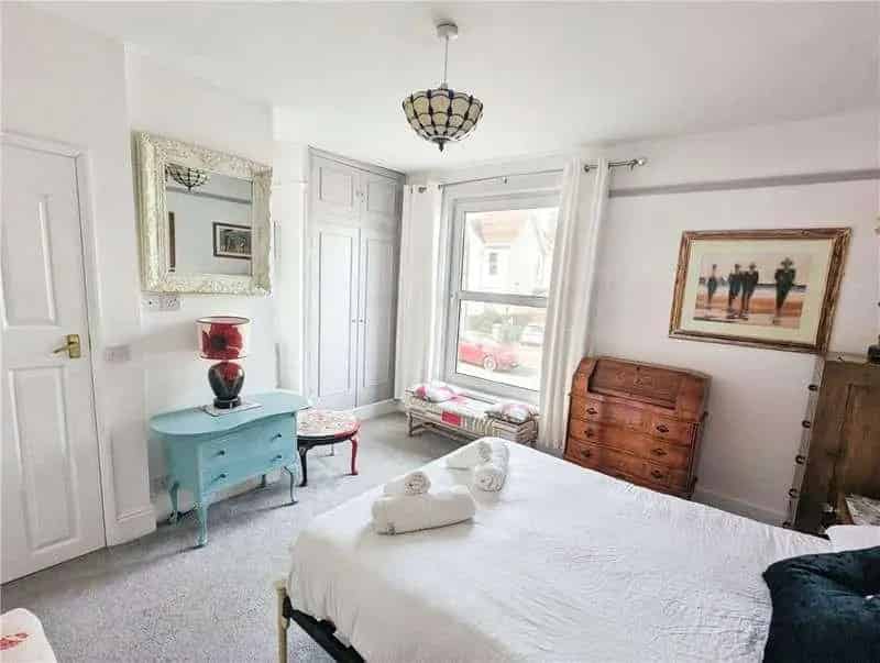 4 Bed Victorian House for Sale - Newly Renovated
