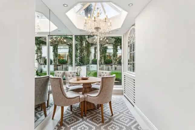 Beautiful 3-Bedroom Maisonette for Sale in Chelsea SW3