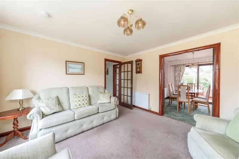 2 Bed Detached Bungalow Kelso - Spacious Living Modernisation Potential
