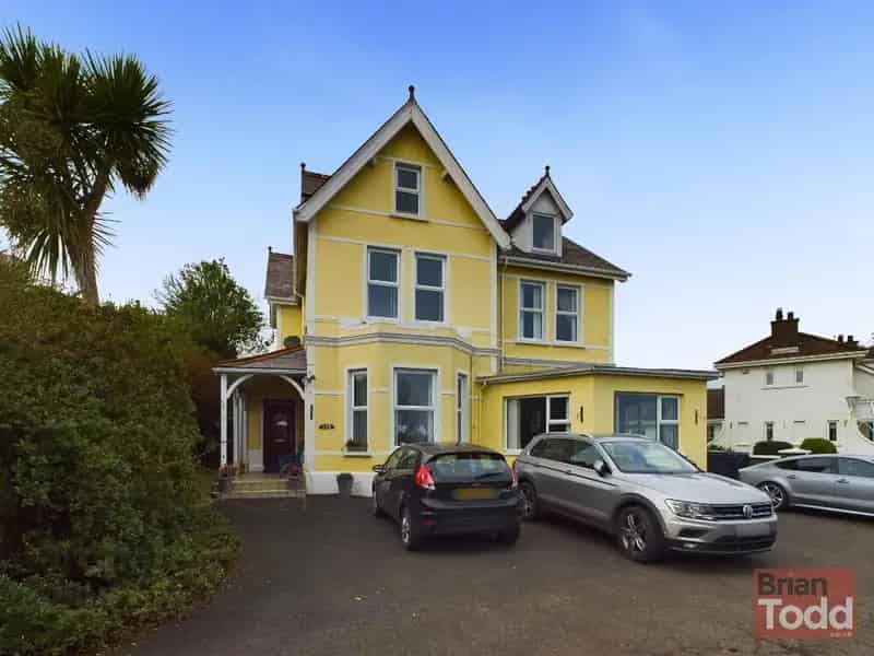 Former Care Home For Sale Generous Accommodation Multiple Rooms