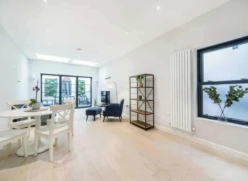 2 Double Bedroom Maisonette Tooting 800 Sqft