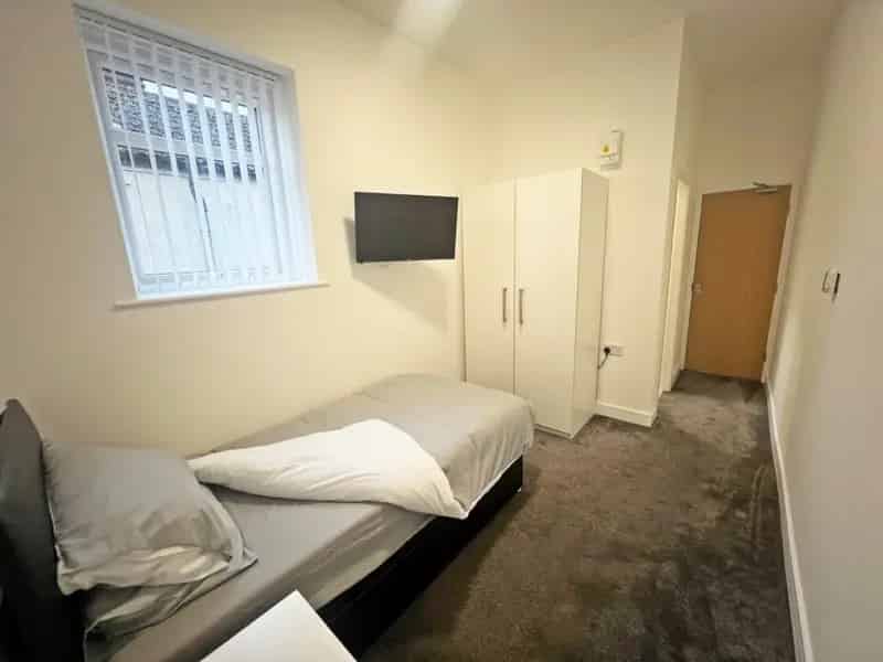 1 bedroom Flat
 To Rent
