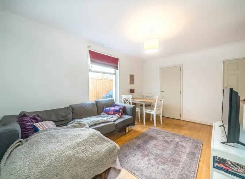 Abbeville Village Garden Flat Two Double Bedrooms Study