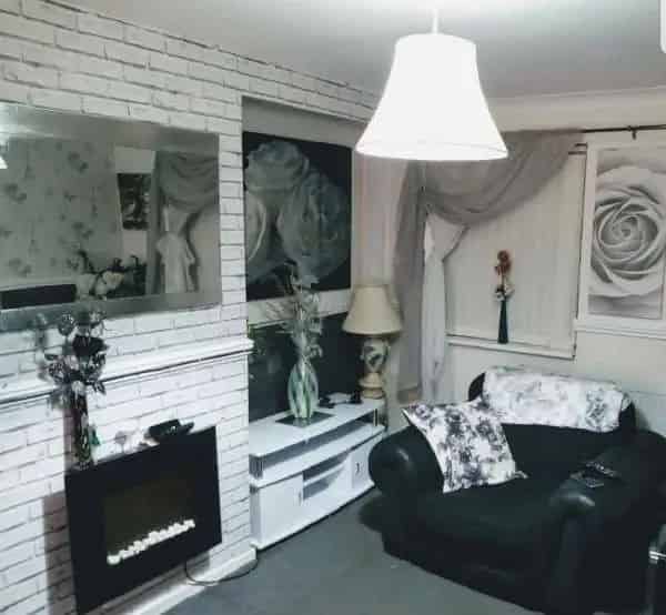 Large 2 Bed Semi Detached House Near M1