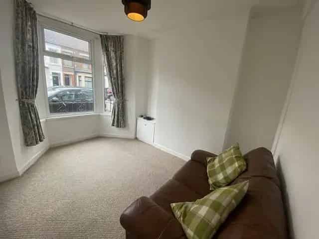 Three Bedroom House in Roath Zero Deposit Available