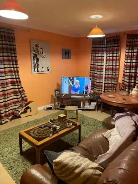 First Floor Flat Near Train Station and Town Centre