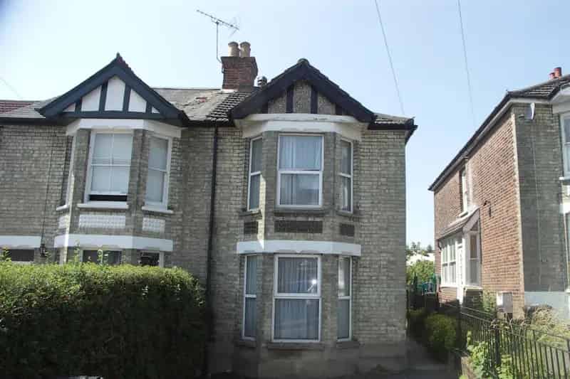 3 Bed Victorian House Near Town Centre Station University Hospital