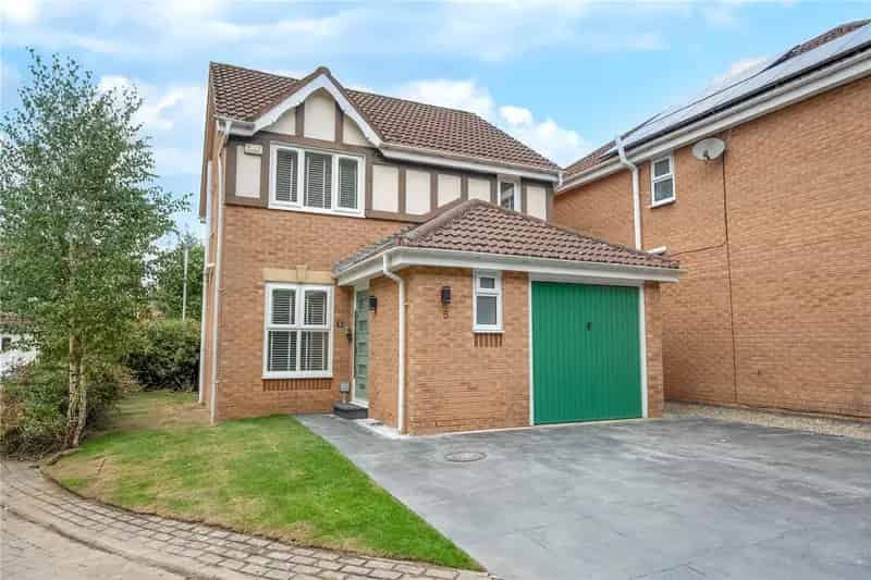 House For Sale , Leeds, England