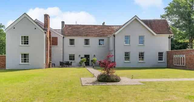 Tyrrells Park: 18th Century Manor House with 8 Acres and Private/Letting Accommodation