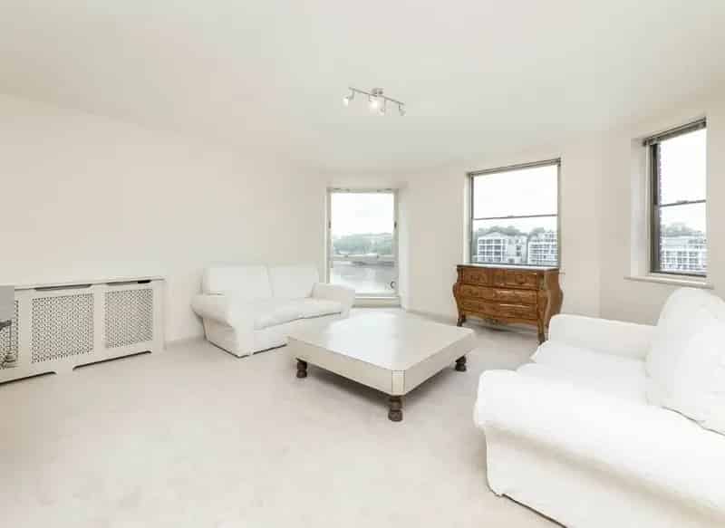 Spacious 2-Bed Riverside Apartment near Battersea Power Station
