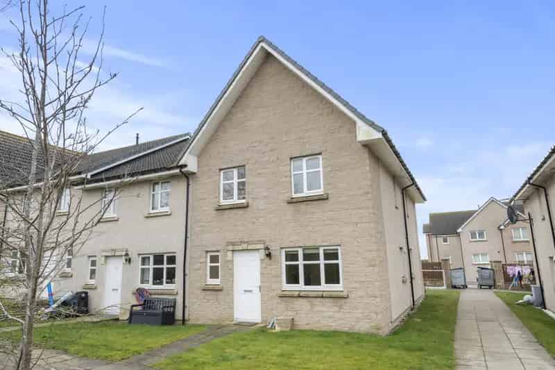 2-Bedroom Maisonette in Westhill