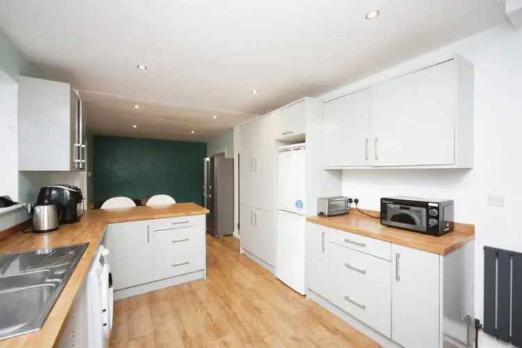 Semi Detached House Batchley Redditch Four Bedrooms Large Garden