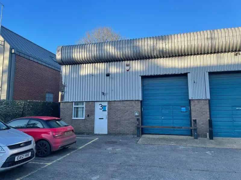 Light Industrial Warehouse Unit 3 Parking Spaces