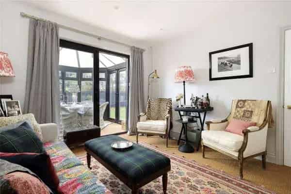 Lavender Cottage: Detached Stone House with Annexe and Home Office