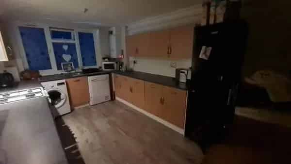 Large 3 Bedroom Maisonette Near Havant Town Centre
