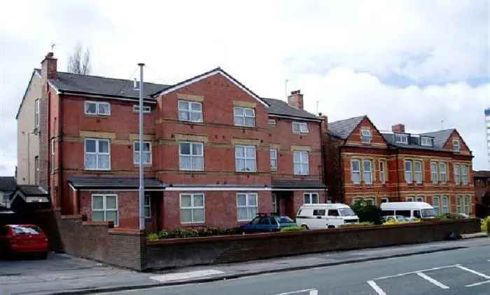1 Bed Flat Central Birkenhead - Single Occupancy or Couples